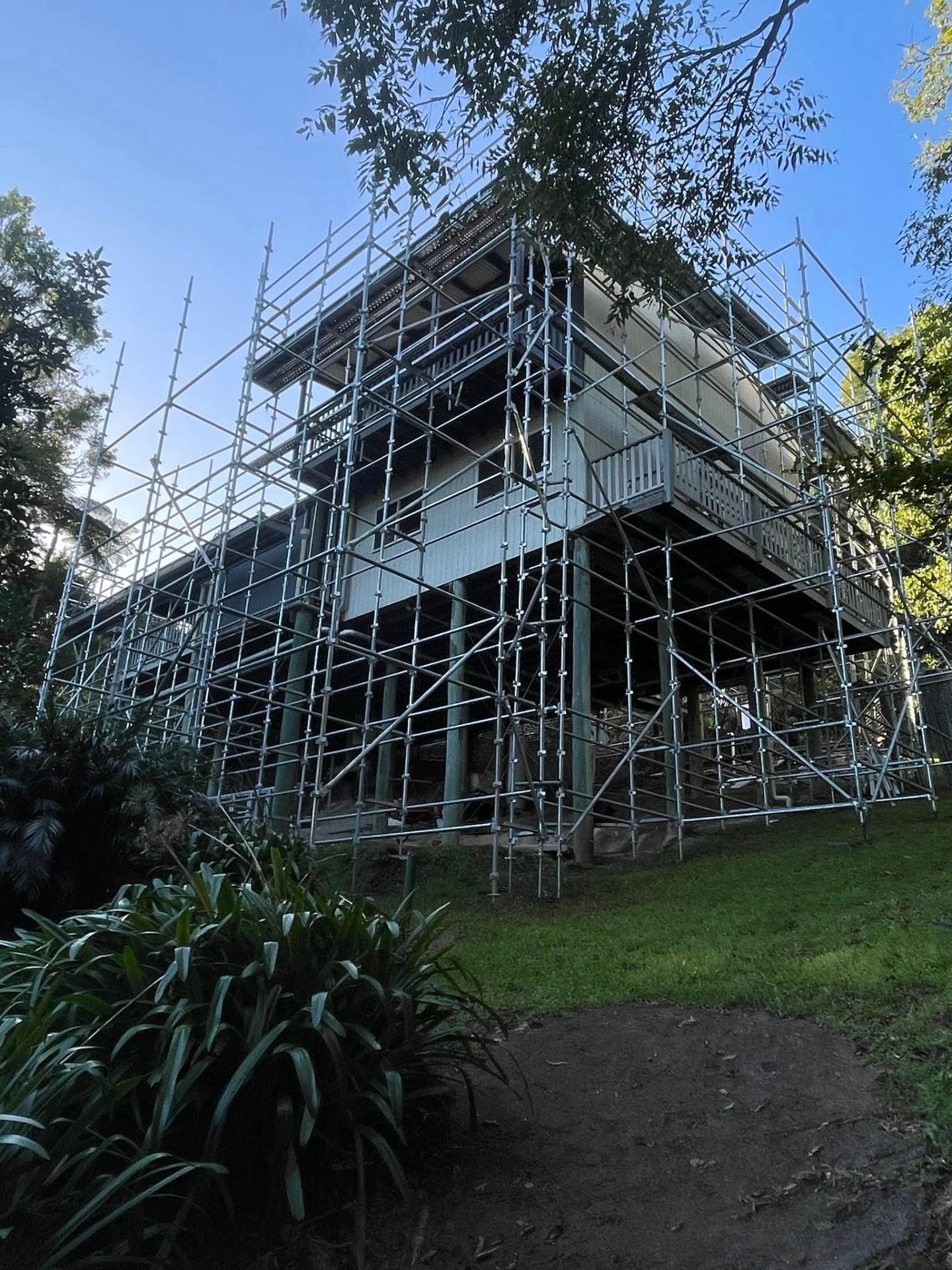 Renovation scaffolding Queenslander