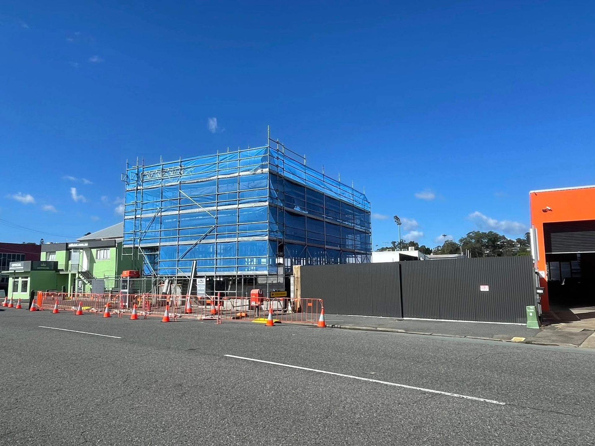Commercial scaffolding Street-Front Commercial Wrap Nambour sunshine coast